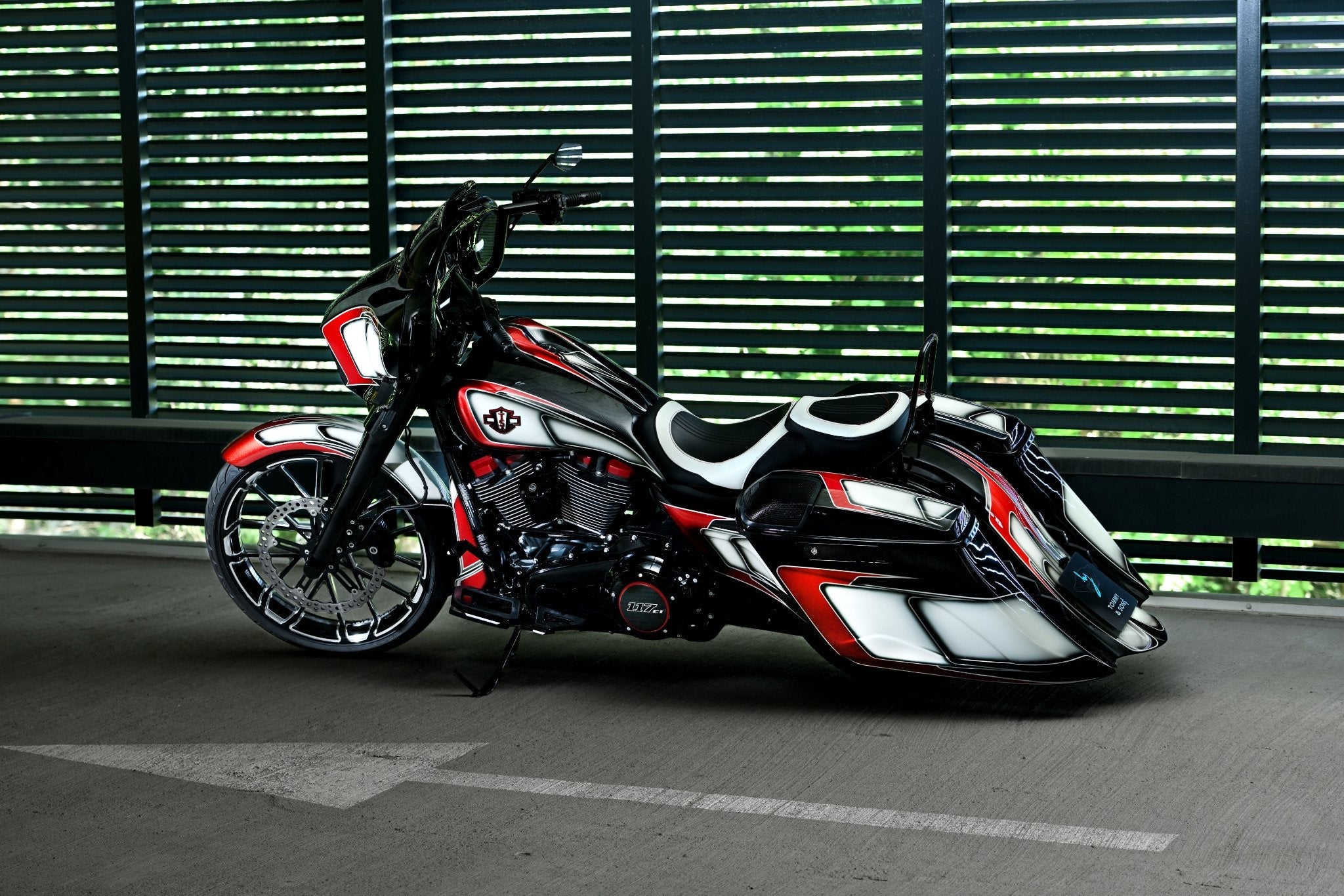 Billow set of stretched rear fender and saddlebags for Harley Davidson Touring 2014 up
