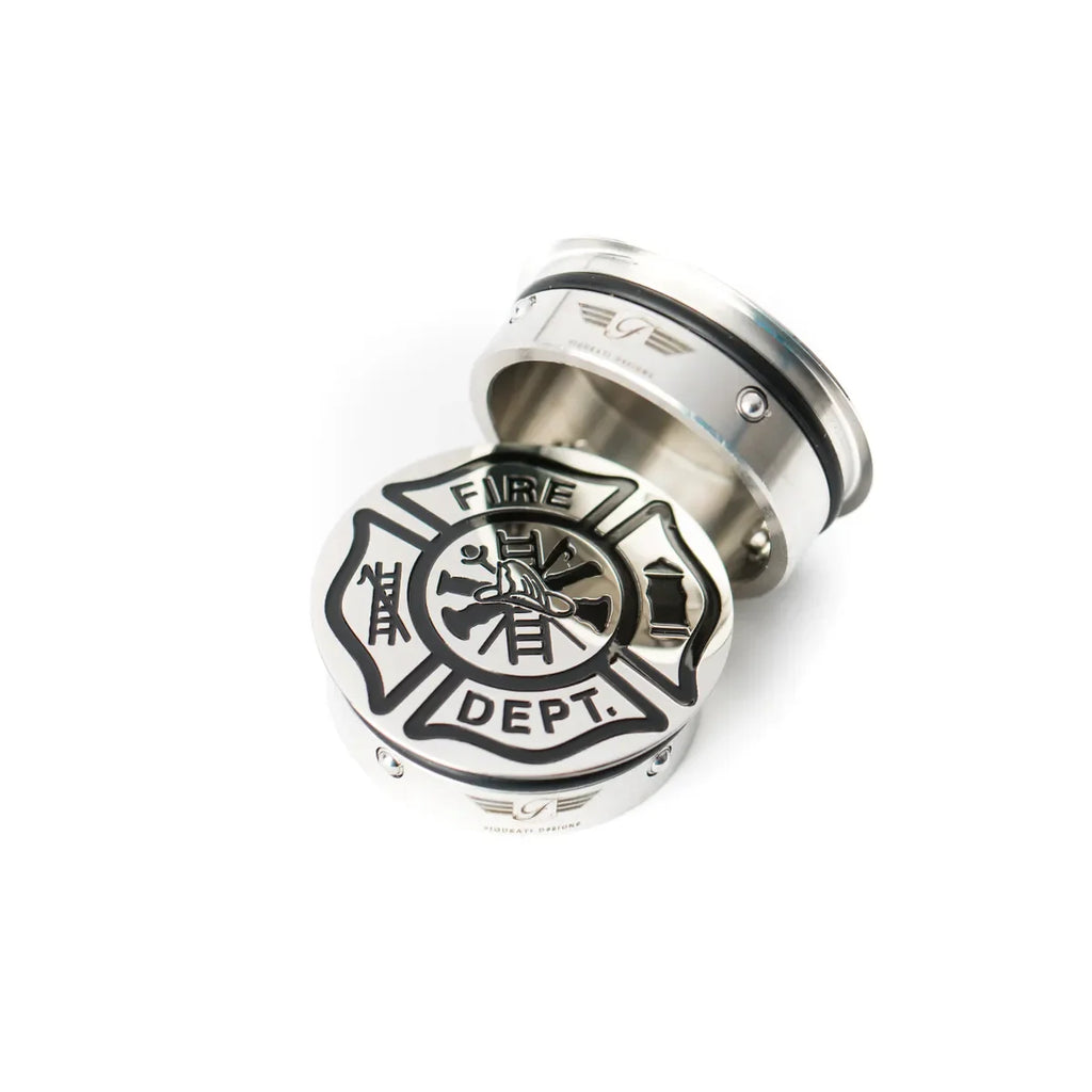 Harley-Davidson Svingarmsdæksel i rustfrit stål med Maltese Cross - FIRE