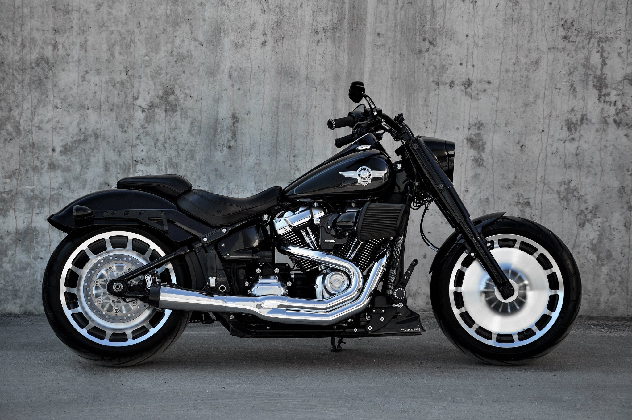 Sinner Line Radiator Cover for M8 Harley Davidson Softail models