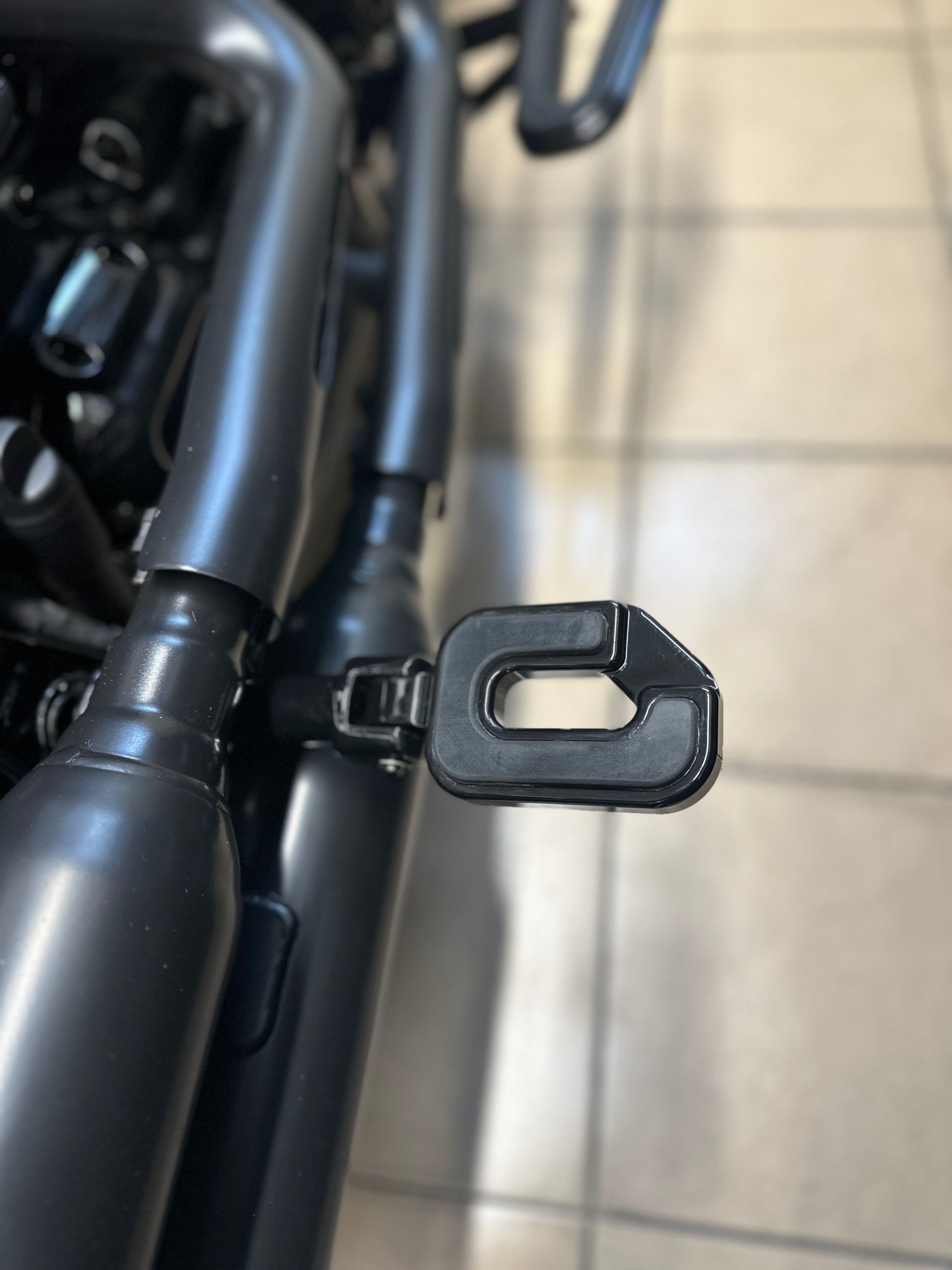 Impala Series Milwaukee-8 Softail Floorboard set