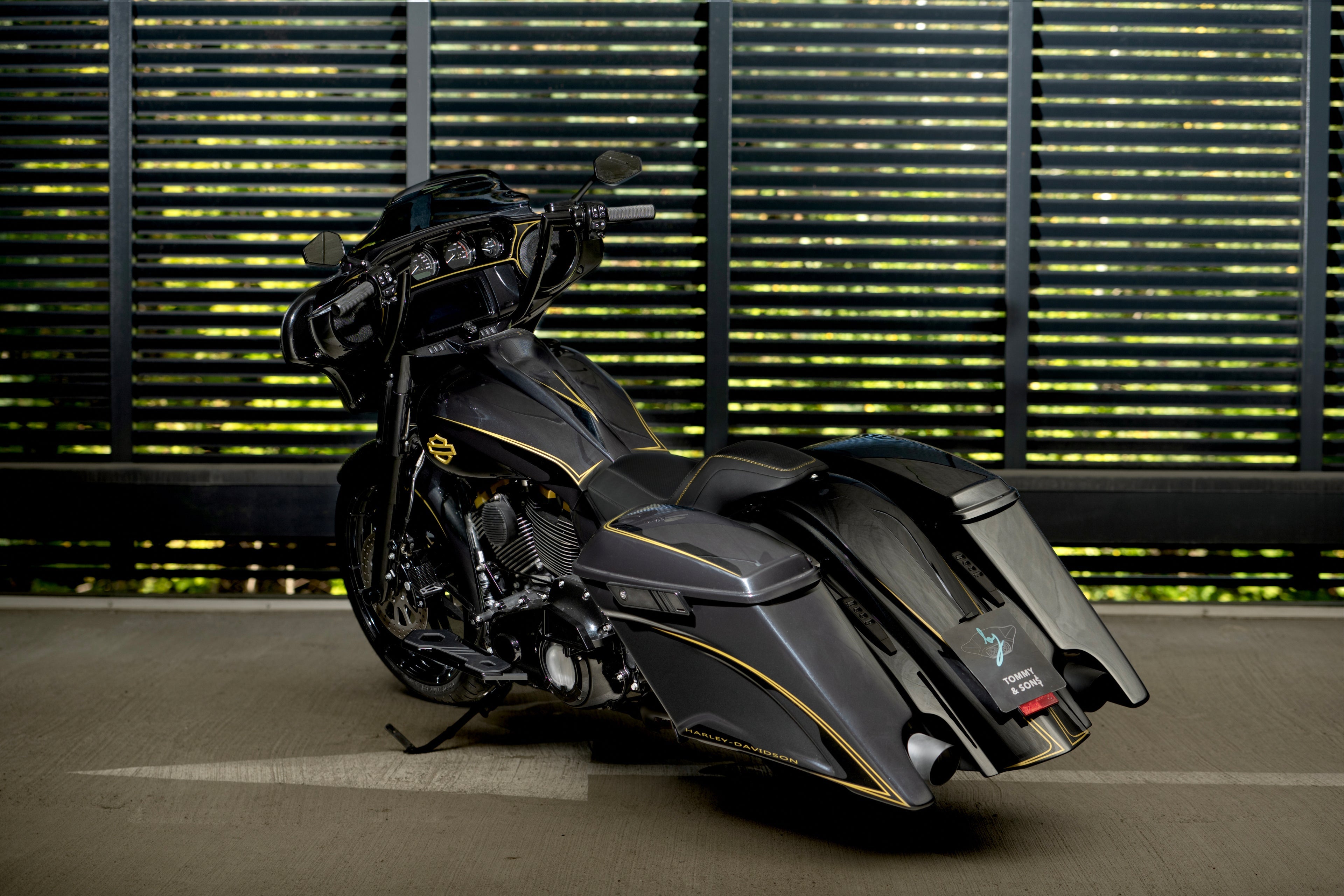 Magnus Stretched Saddlebags w/o Lids for Harley Davidson Touring 2014 up models