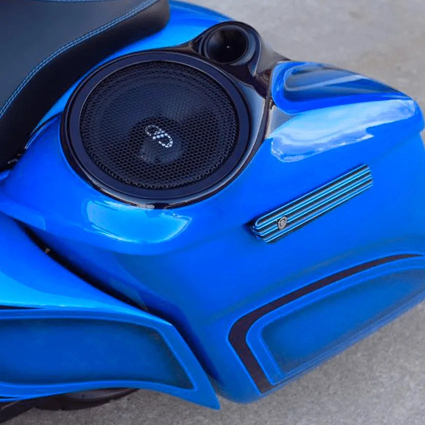 Speed By Design Twisted 8 sidetaske låg med 8" højttaler udskæring til Harley-Davidson Street Glide, Road Glide og Electra Glide 2014-2023
