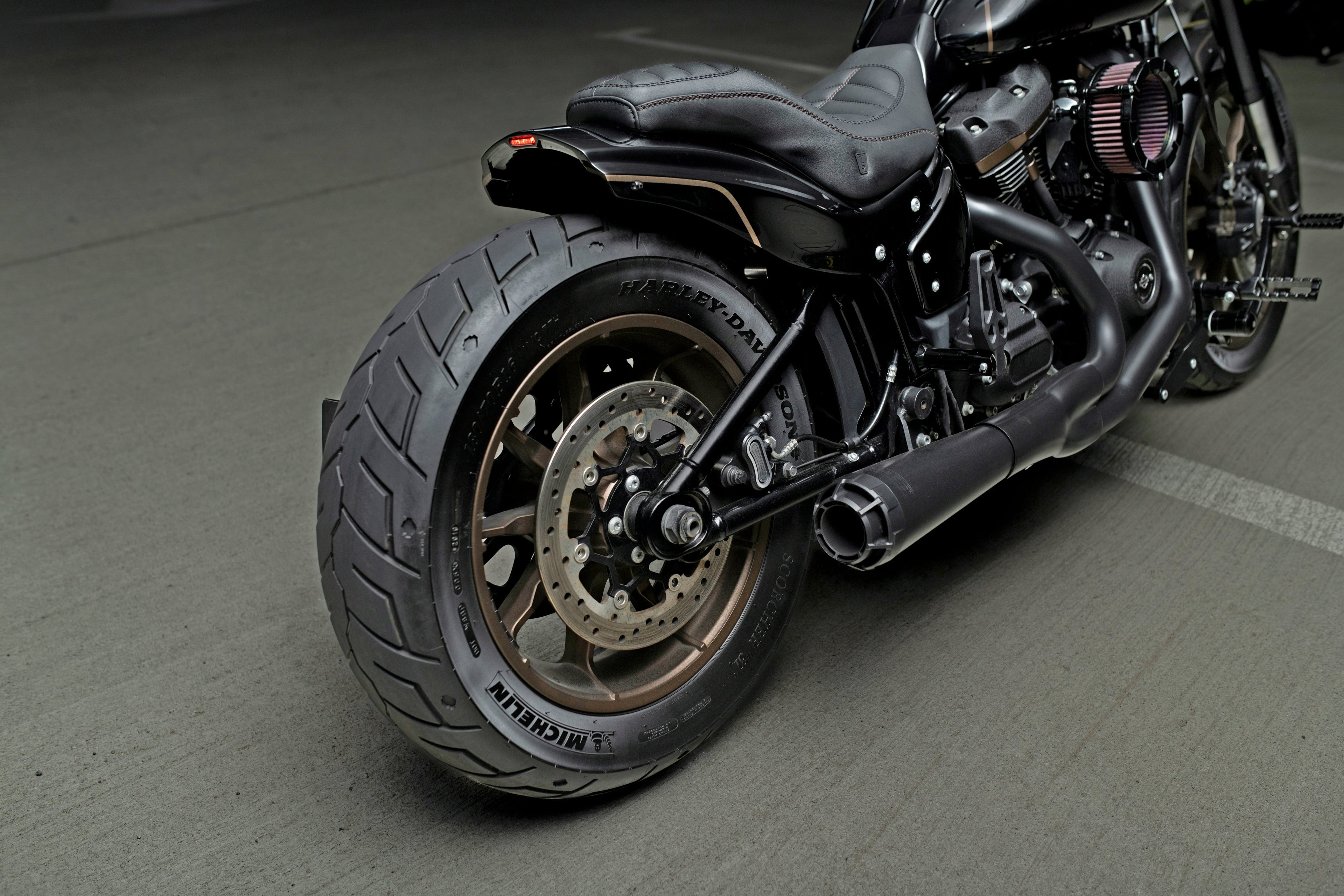 Crook Series Short Rear Fender for Harley Davidson Street Bob, Softail Standard 180-200 tire