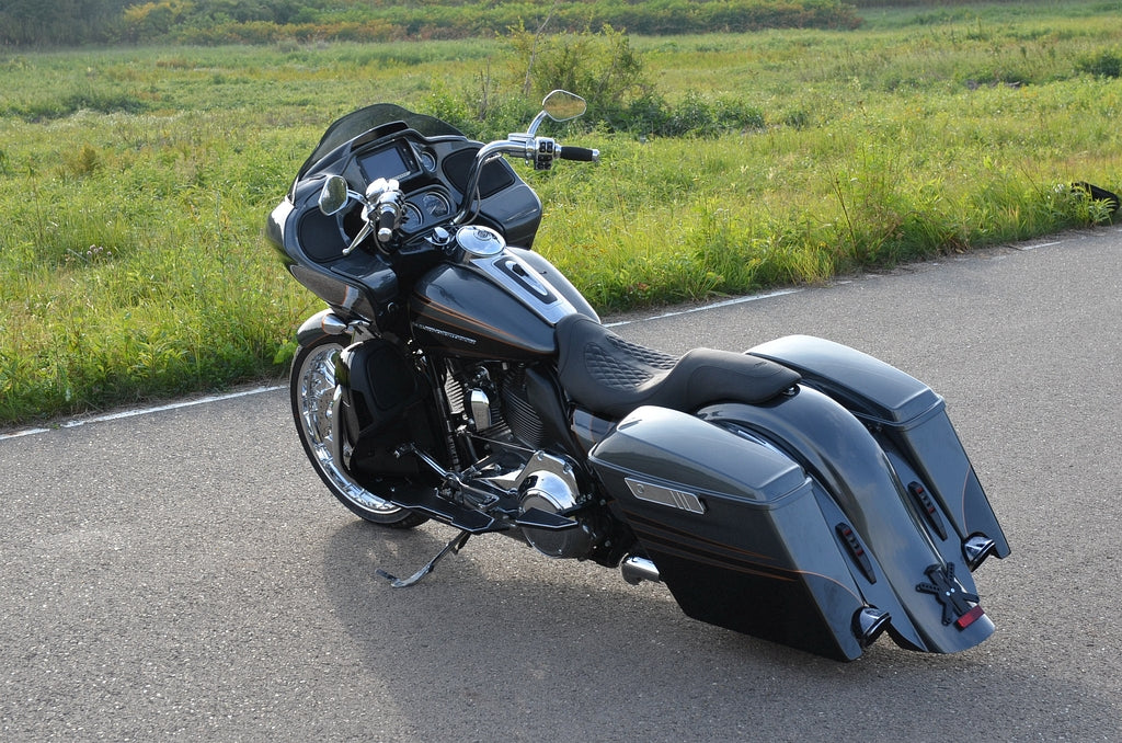 T&S Set of bolt on type Stretched Fender and Saddlebags for Harley Davidson Touring 2009-2013 models