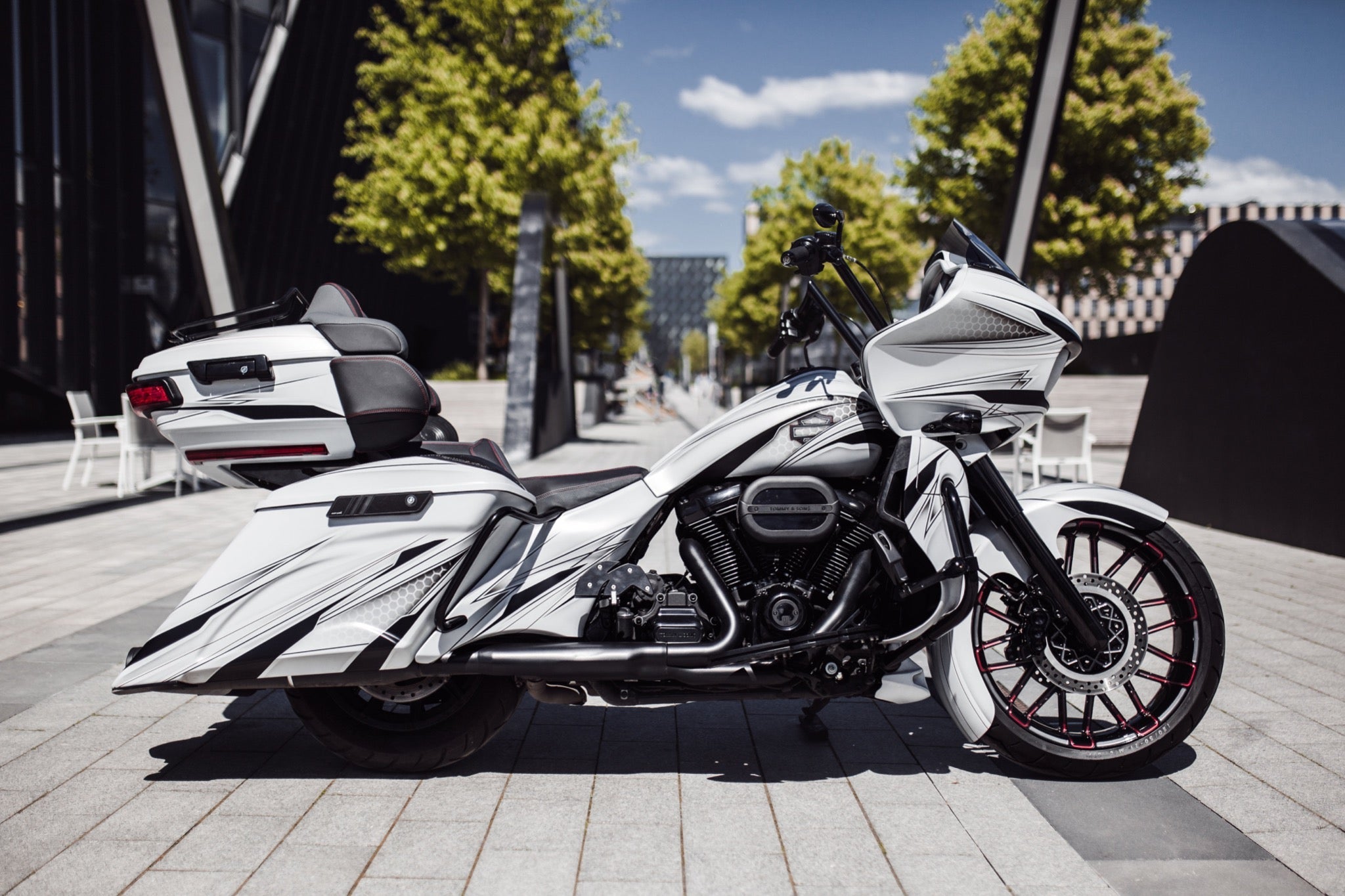 Magnus side cover and tank shroud set for Harley Davidson Touring 2009-2013