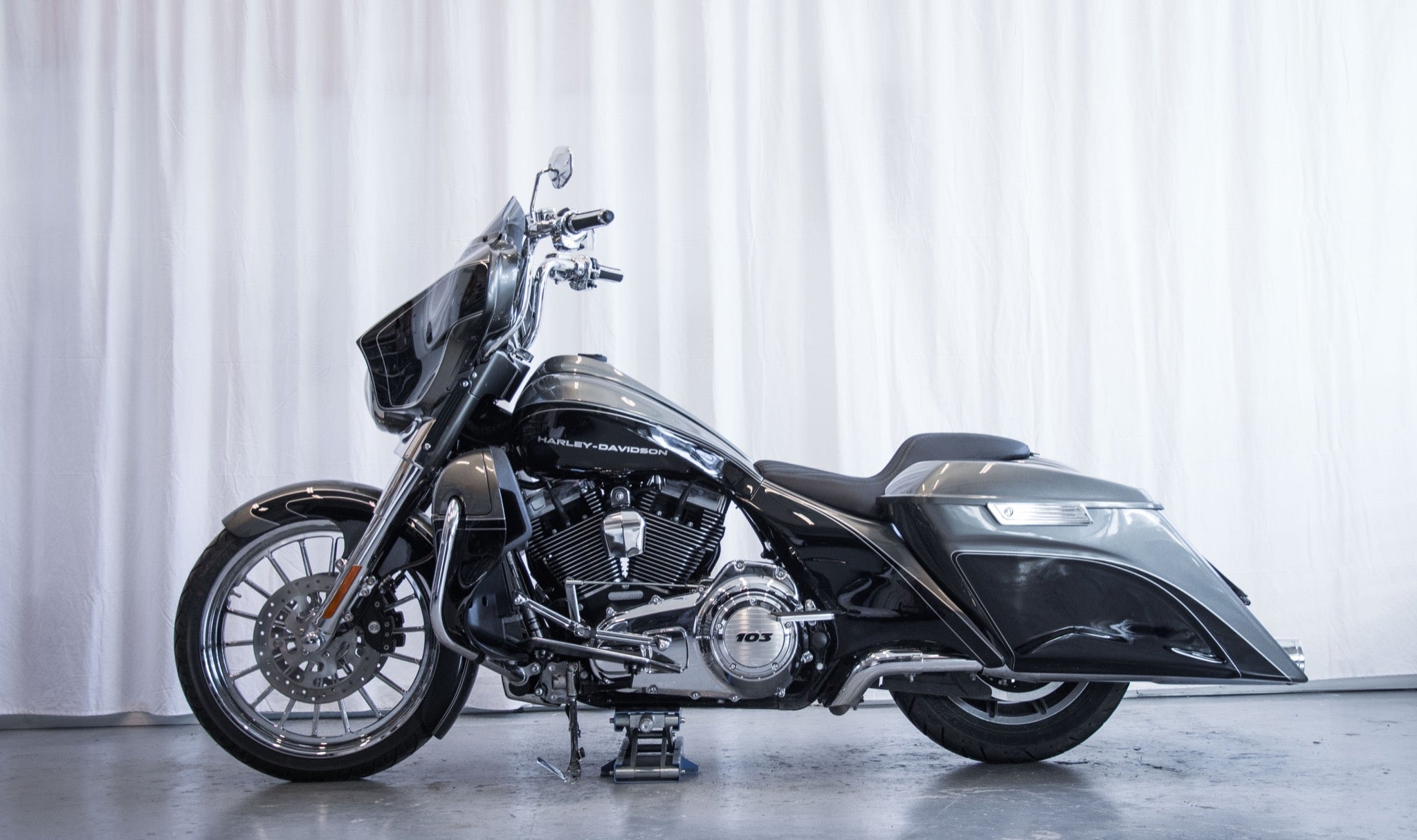 Set of stretched fender and saddlebags Magnus for Harley Davidson Touring 2014 up
