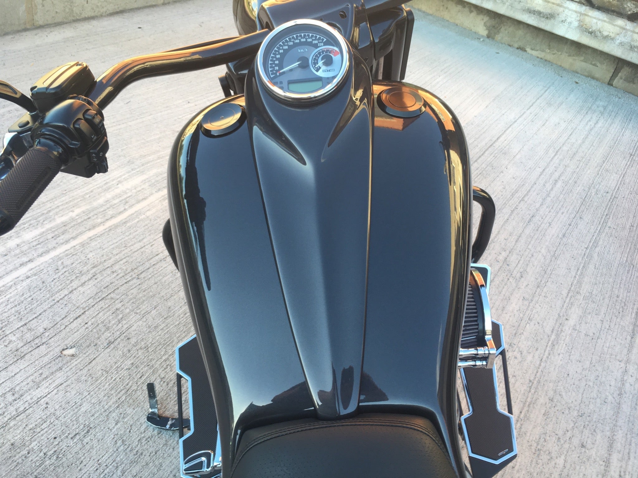 Rocca/Celtic Dash Console for Harley Davidson Road King 2009 up models