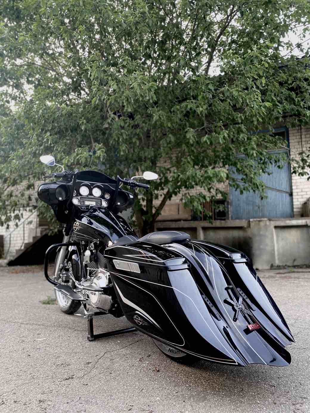 Billow set of stretched rear fender and saddlebags for Harley Davidson Touring 2014 up