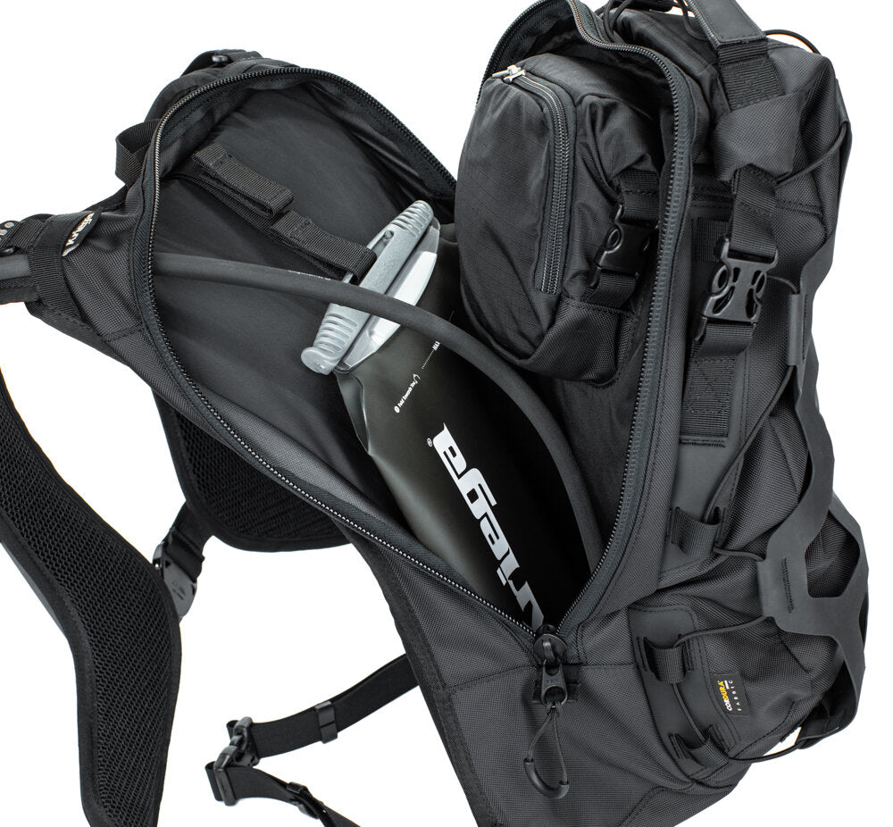 https://mctech.dk/wp-content/uploads/2020/03/kriega-trail18-hydration-compatible1.jpg