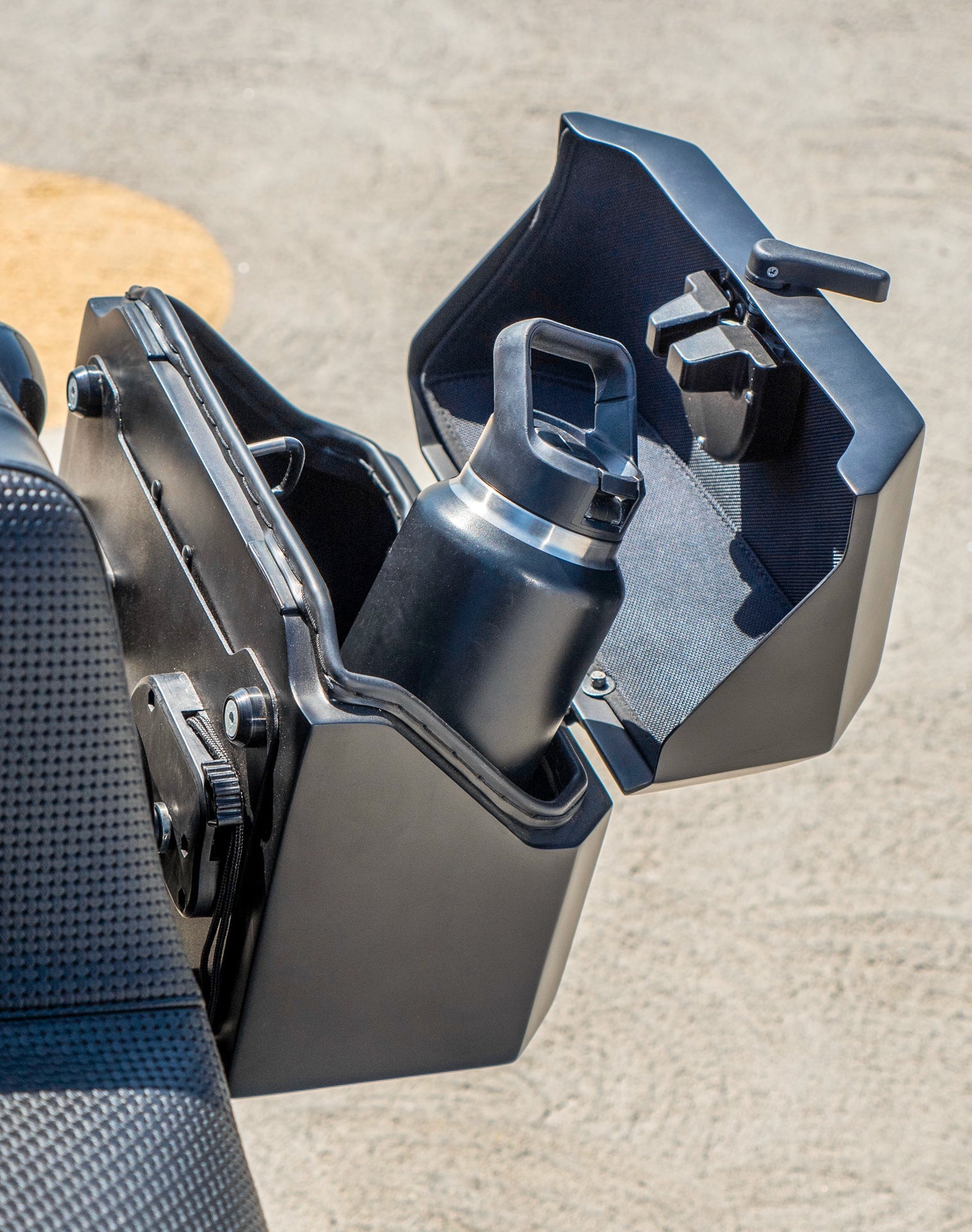 20L - Outlaw Quick-Mount Small Harley Softail Low Rider S FXLRS Matte Hard Saddlebags