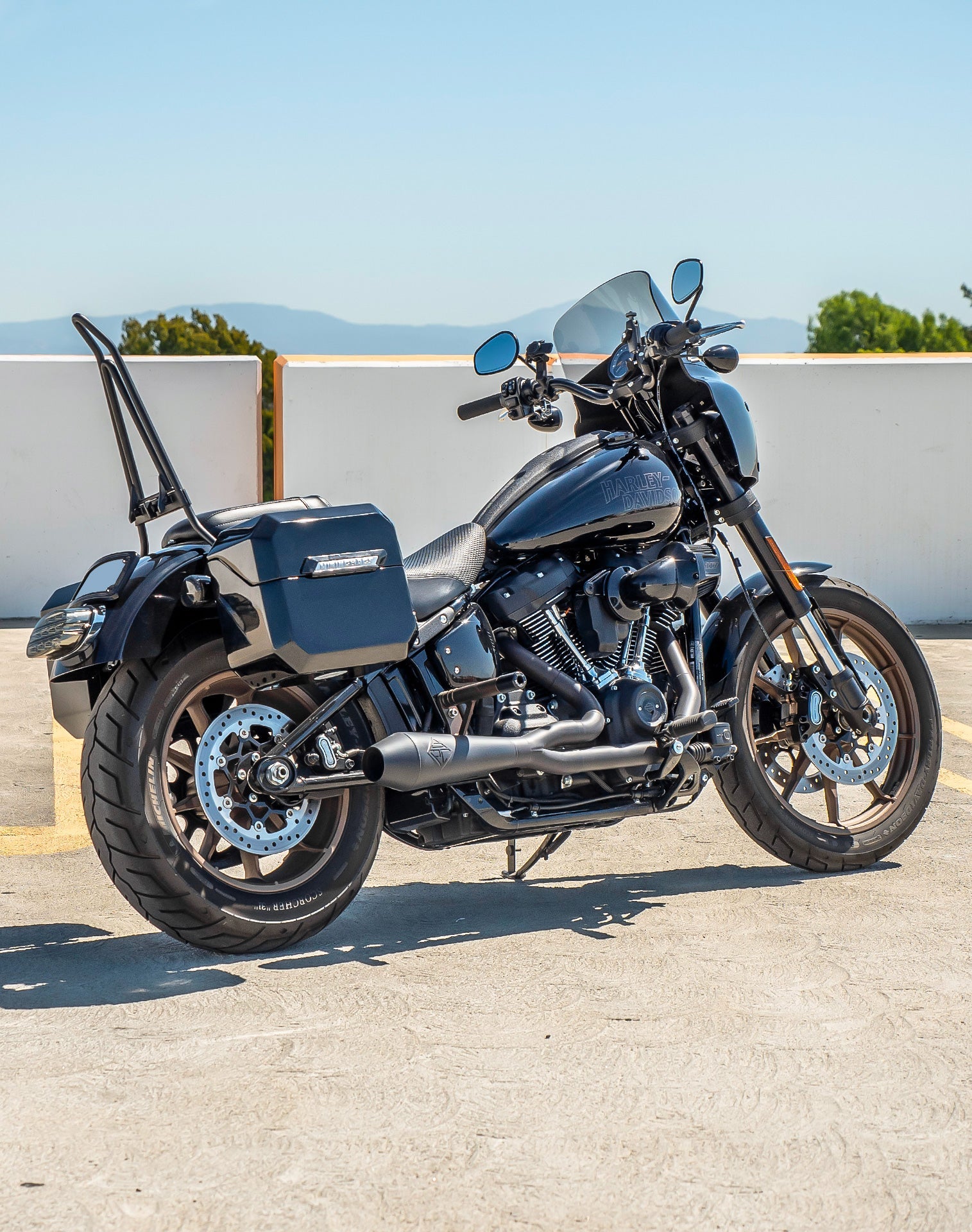 20L - Outlaw Quick-Mount Small Harley Softail Low Rider S FXLRS Painted Hard Saddlebags