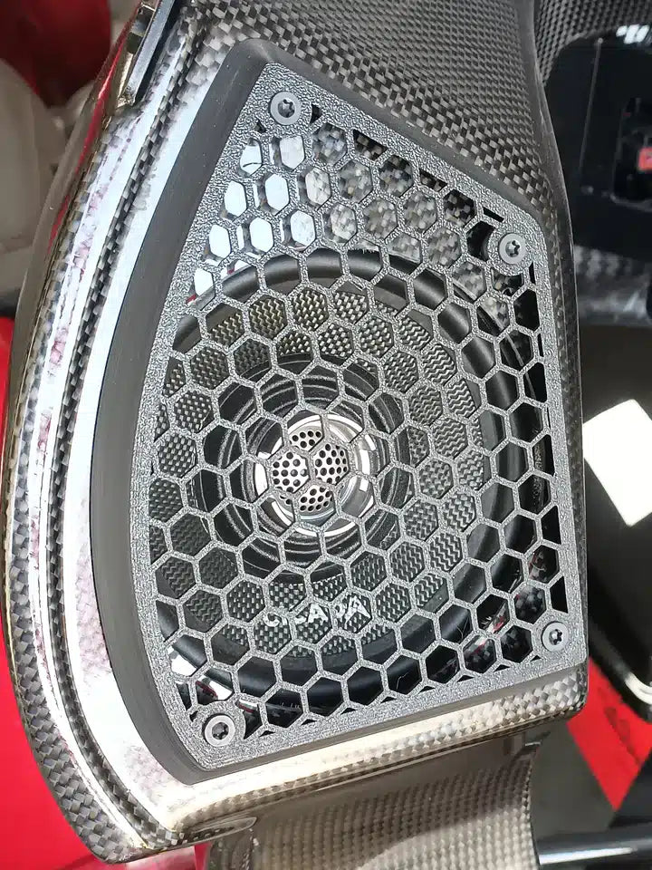 Dominator – Højttaler grill til Dominator FXRT kåbe