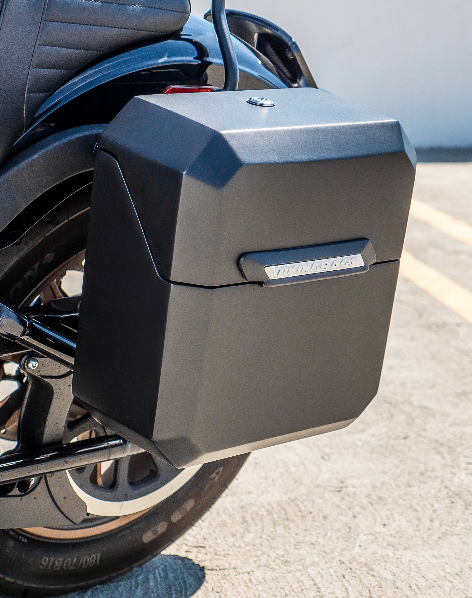 15L - Outlaw Quick Mount Medium Harley Softail Low Rider S FXLRS Matte Hard Solo Saddlebag (Left Only)