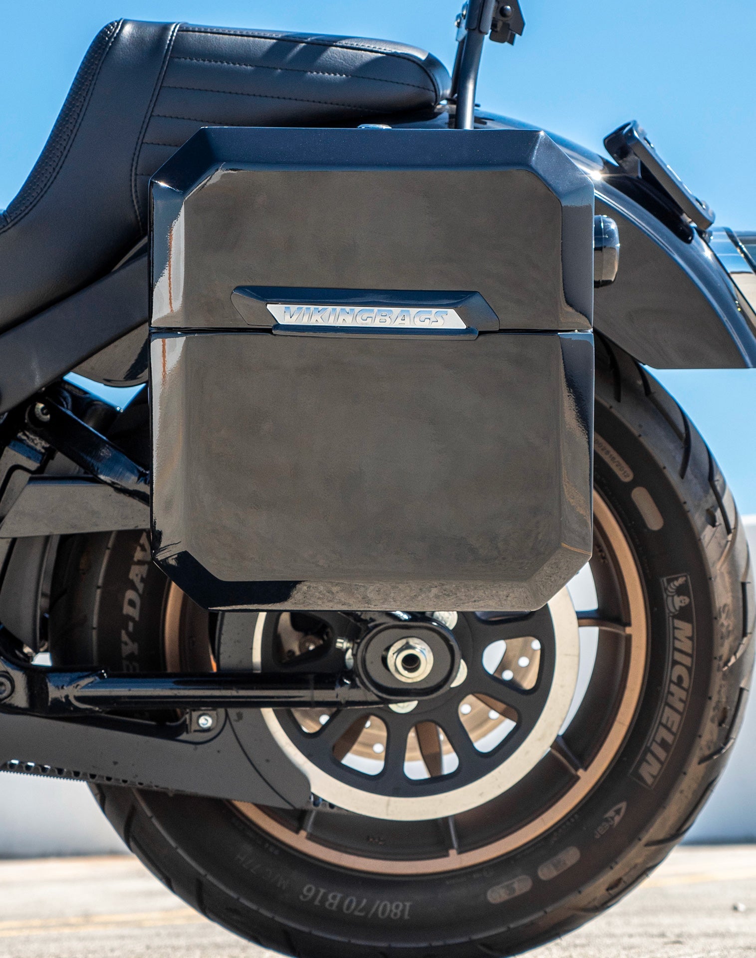 15L - Outlaw Quick Mount Medium Harley Softail Low Rider S FXLRS Painted Hard Solo Saddlebag (Left Only)