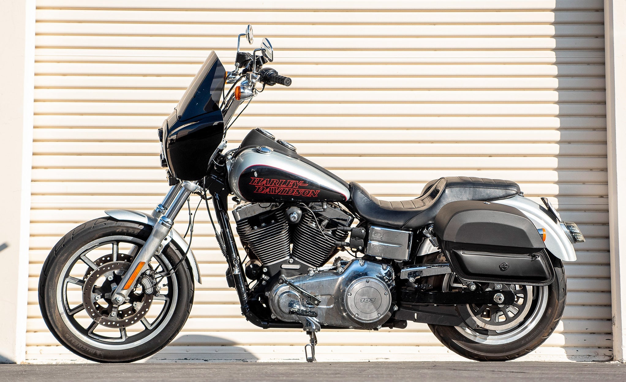 28L - Pantheon Medium Quick Mount Motorcycle Saddlebags For Harley Davidson Dyna Low Rider FXDL/I