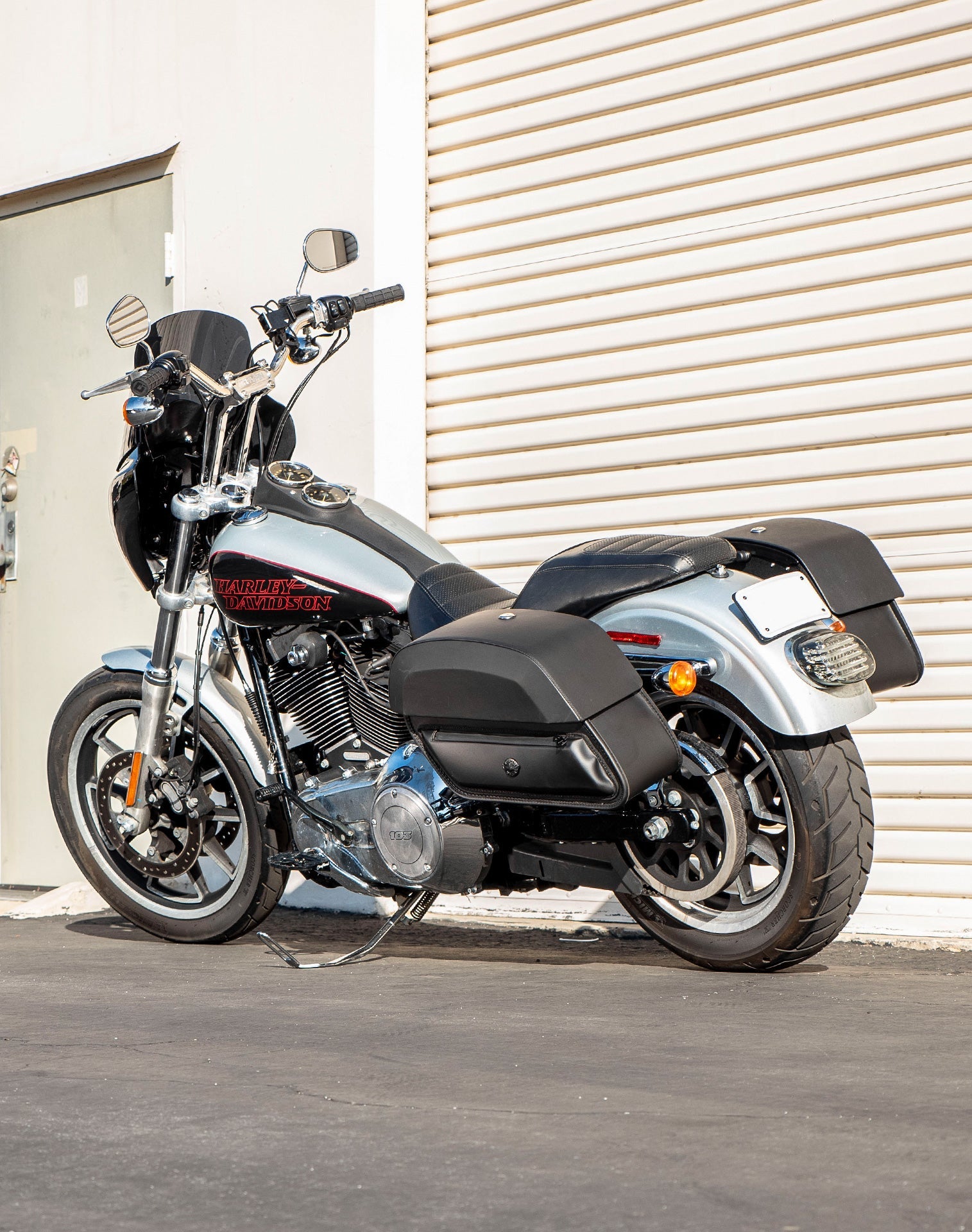 28L - Pantheon Medium Quick Mount Motorcycle Saddlebags For Harley Davidson Dyna Low Rider FXDL/I