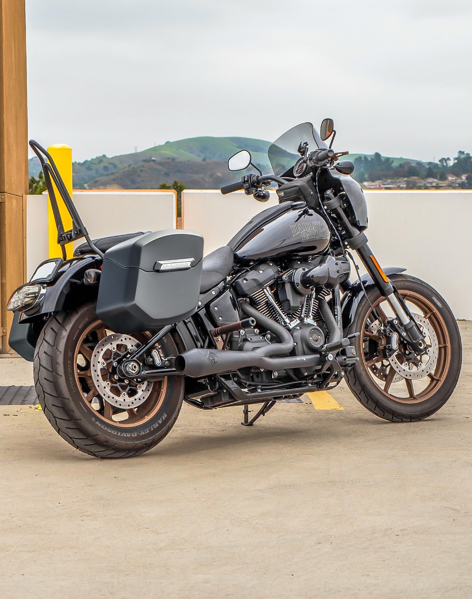 24L - Ironclad Quick-Mount Medium Harley Softail Low Rider S FXLRS Matte Hard Saddlebags