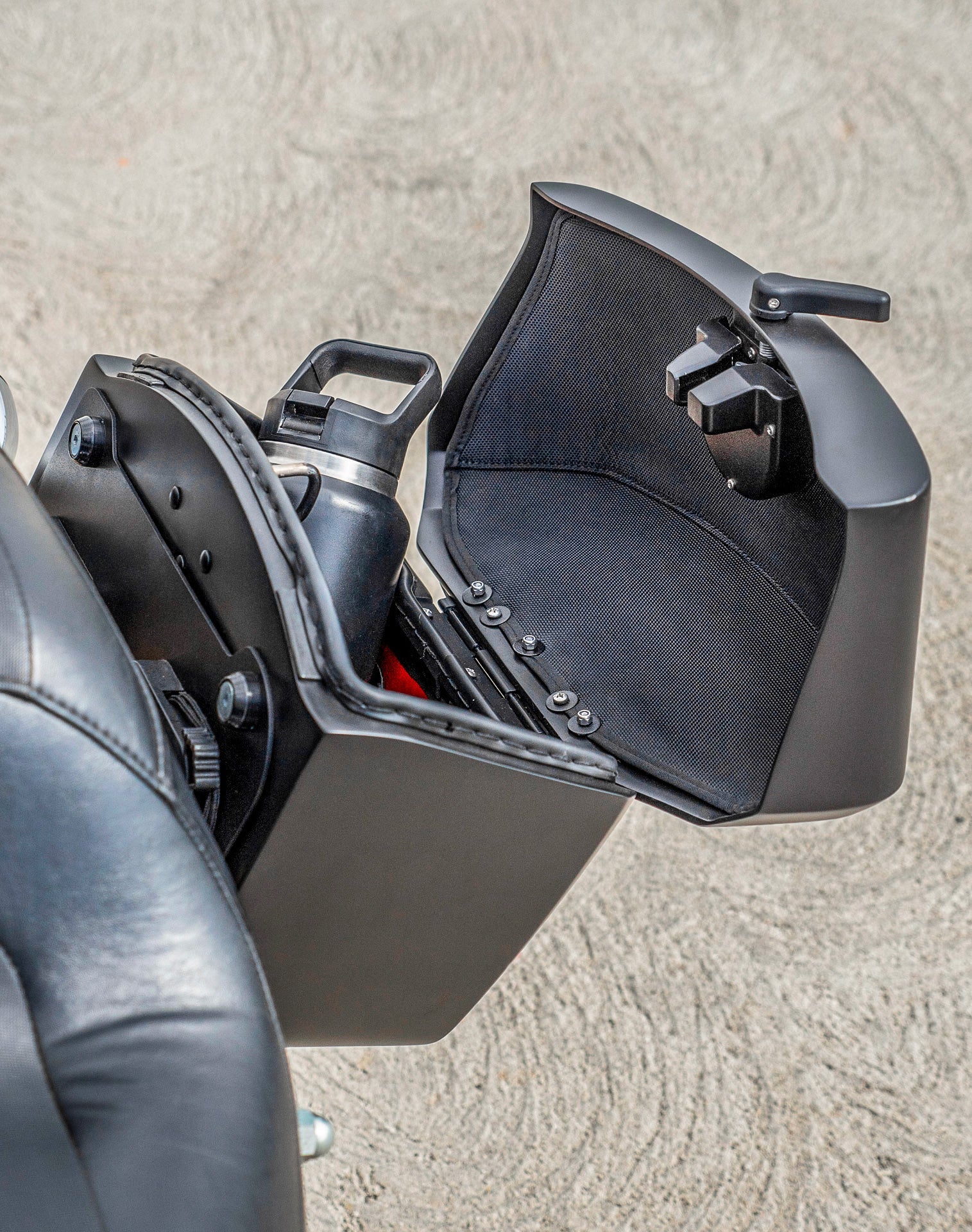 24L - Ironclad Quick-Mount Medium Harley Softail Low Rider S FXLRS Matte Hard Saddlebags